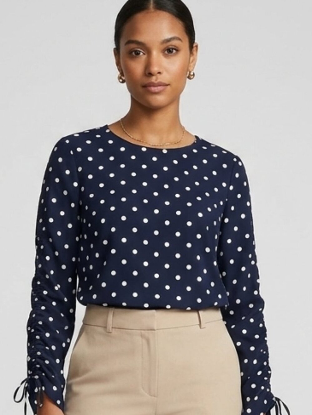 ⭐️ 5 for 20$! ⭐️ Suzy Shier Polka Dot Navy and White Top